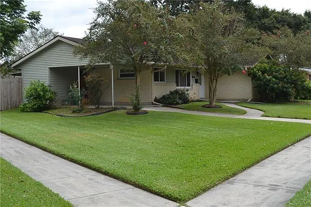 2917 Green Acres Rd — Photo 1