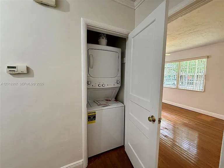 110 Antilla Ave — Photo 8