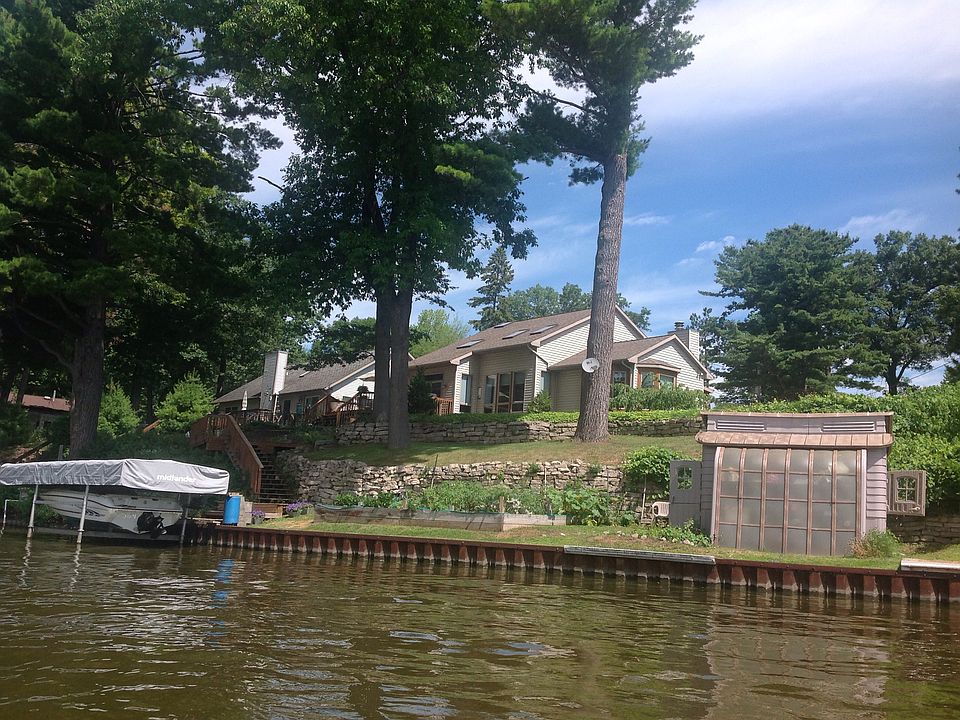 1st image of 3189 N Douglas Dr