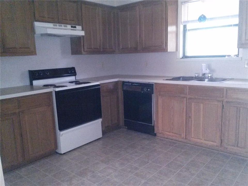 2nd image of 1407 Margie St APT 3
