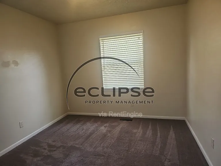 717 Lee Dr — Photo 13