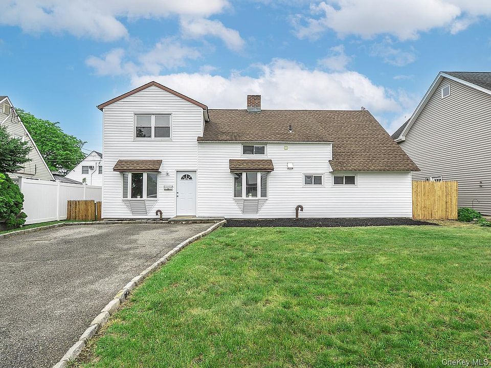 1st image of 61 Kingfisher Road