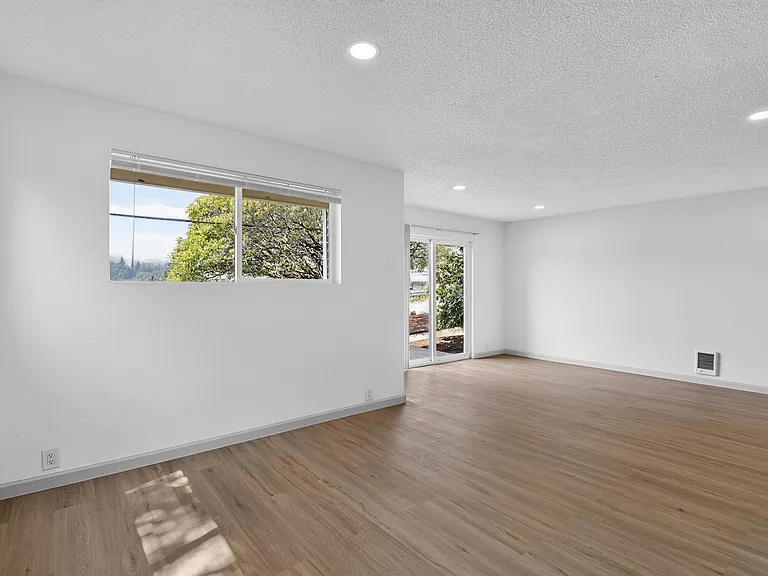 The Clover Apartments — Photo 19