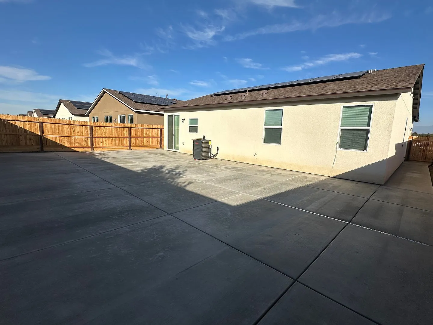 Newly Built Dr Horton Home!! Located In The Victory Oak Subdivision Available Now! — Photo 2