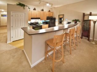 99 2nd Ave SW APT 2G, Carmel, IN