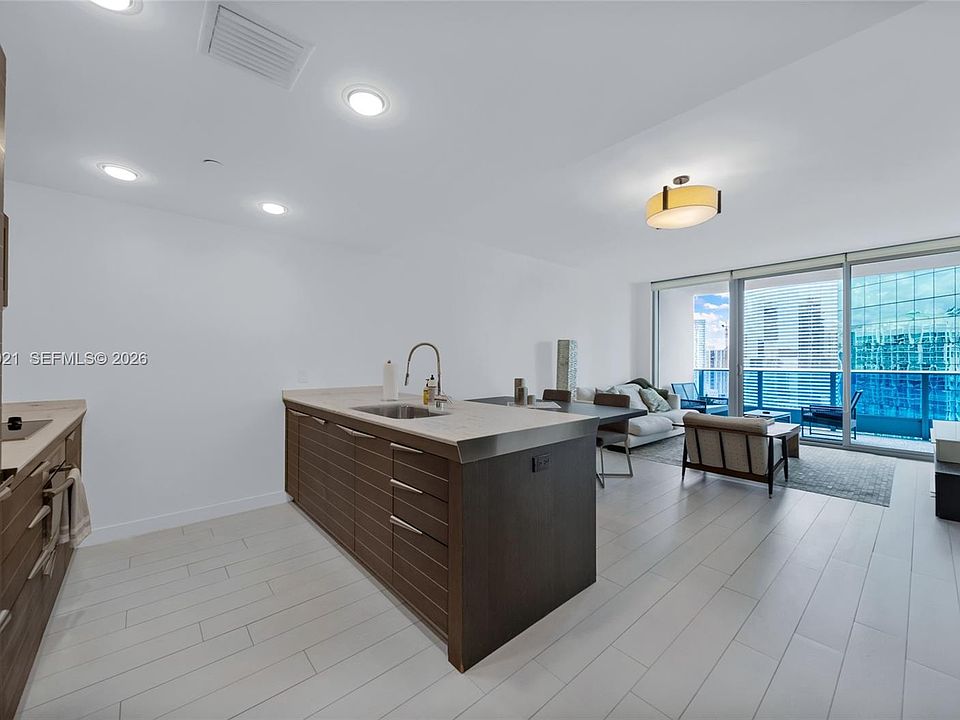 1st image of 200 Biscayne Blvd Way APT 3811