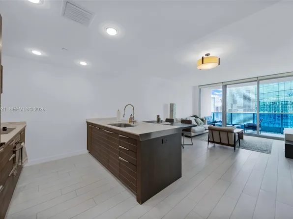 200 Biscayne Blvd Way APT 3811, Miami, FL 33131