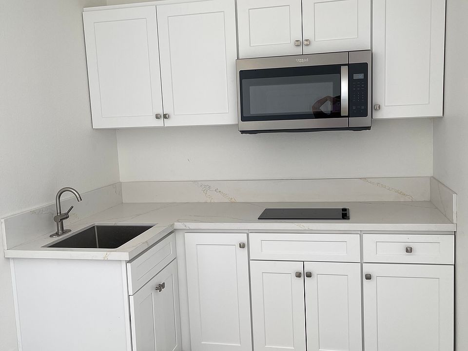 1st image of 1611 S Van Ness Ave #1