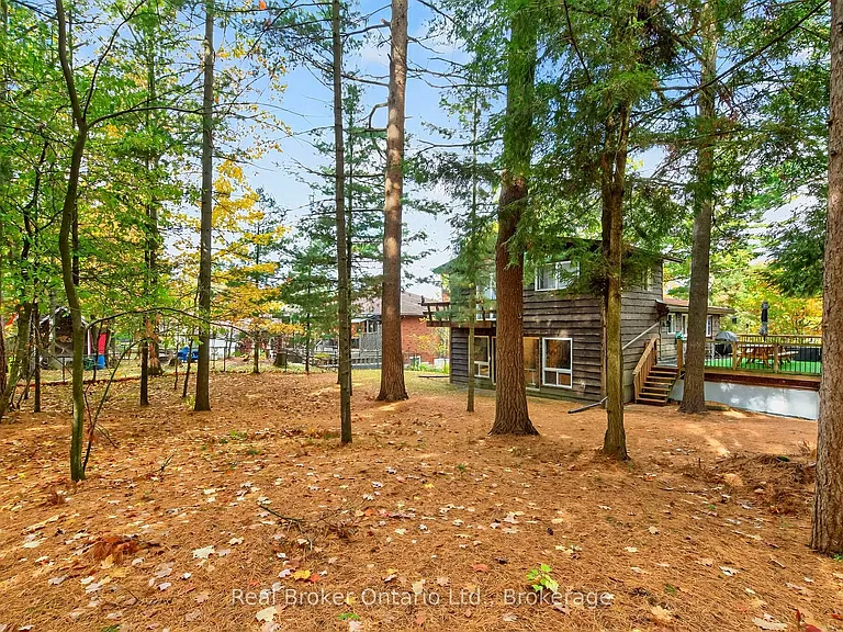 1950 Champlain Rd — Photo 26