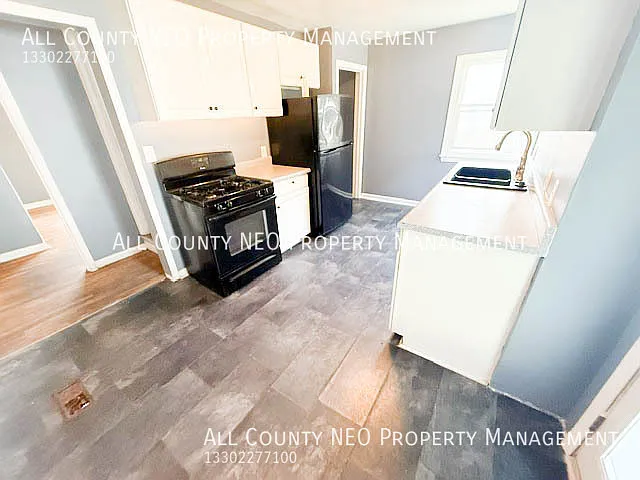 Charming and wellcaredfor 3bedroom, 2.5-bath Cape Cod! — Photo 4