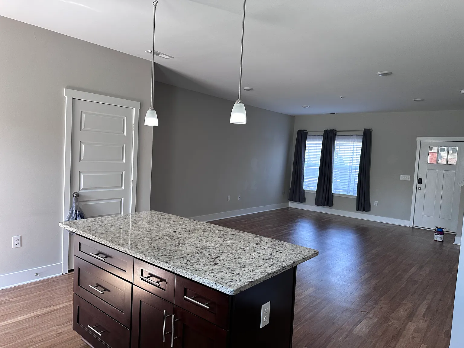 1079 Wells Way — Photo 4