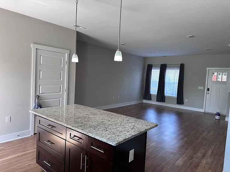 1079 Wells Way — Photo 4