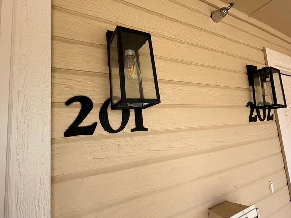 2105 E White Oak Ct #201, Nampa, ID 83687