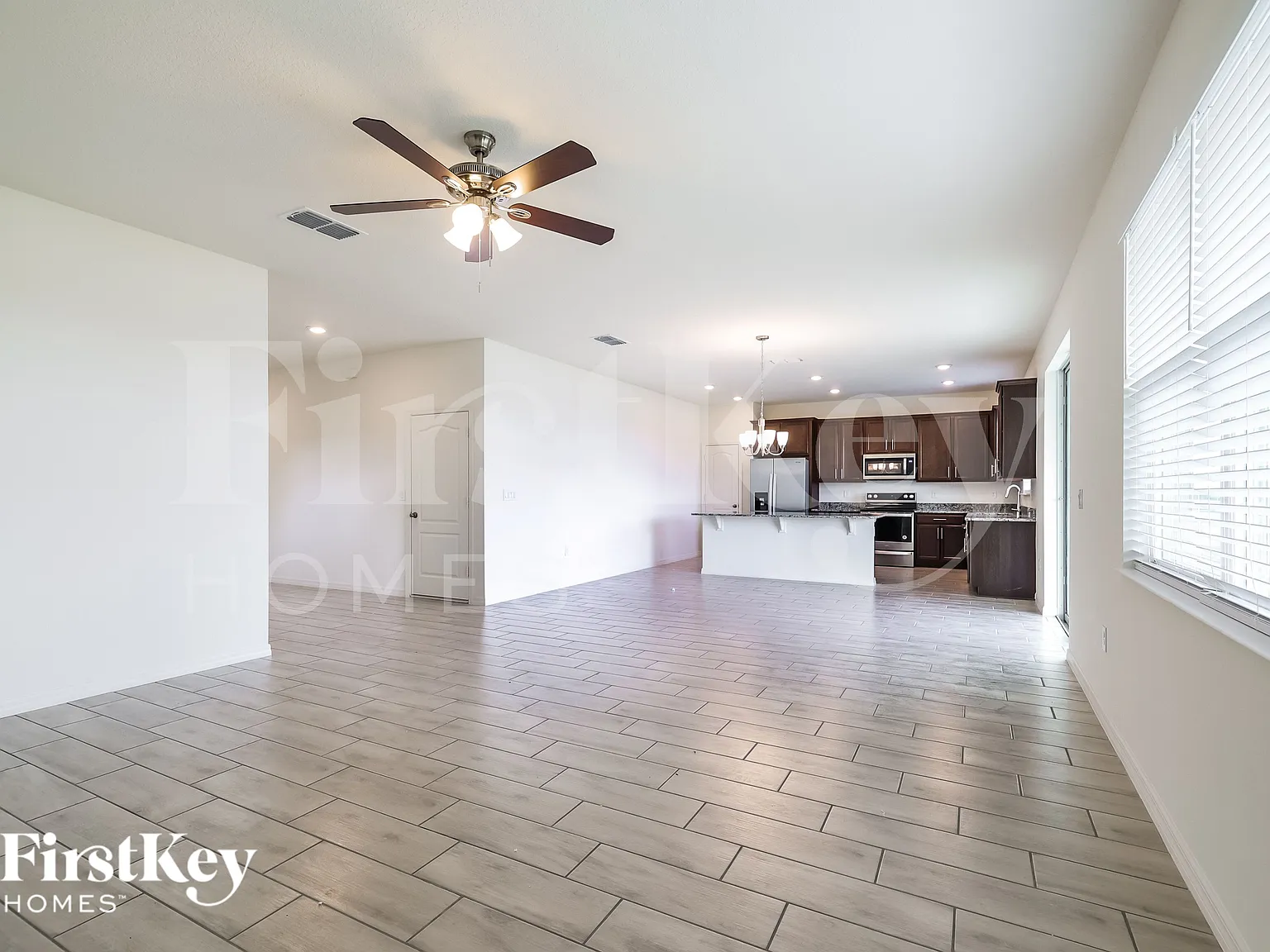 5 bed, 3.0 bath, 2566 sqft, $2,175 — Photo 3
