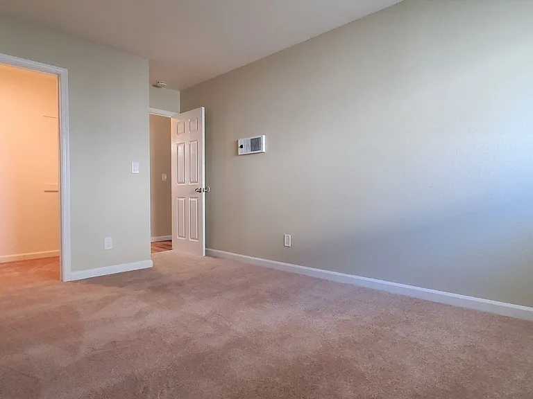 340 5th Ave — Photo 18