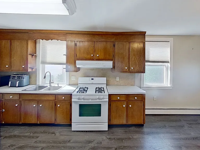 61 Berlin St — Photo 4