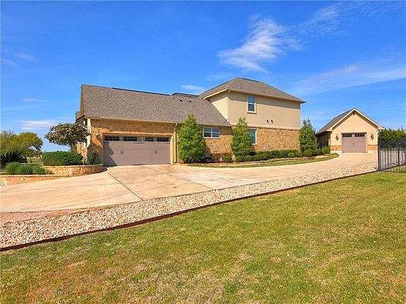 5th image of 780 Bluff Woods Dr