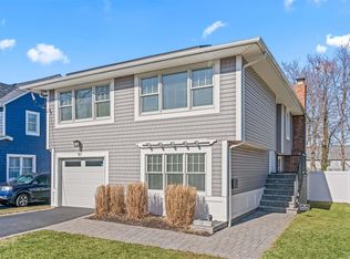 97 Grandview St, Huntington, NY 11743