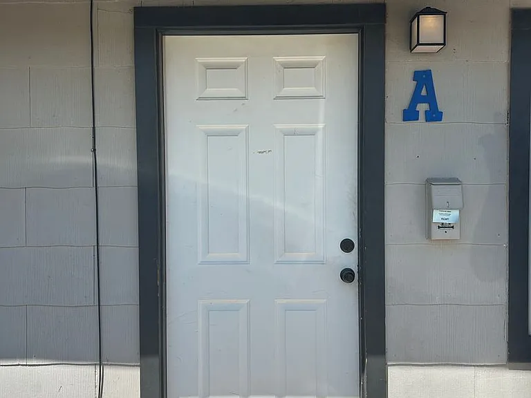 700 N Russell St — Photo 1