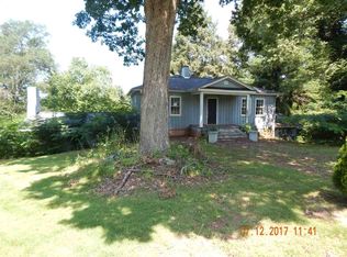 810 Pioneer Dr, Boiling Springs, SC 29316