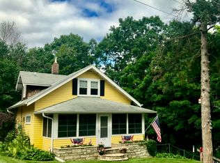 415 Gardner St E, Wayzata, MN 55391