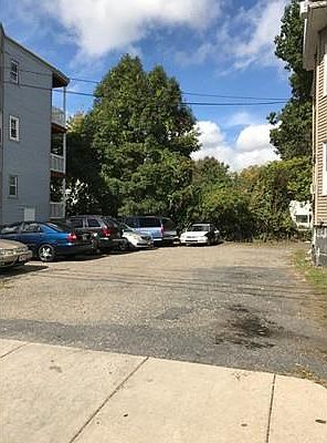 3rd image of 35 Harwood St