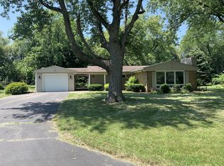 2705 Hobson Dr, Bloomington, IL 61704