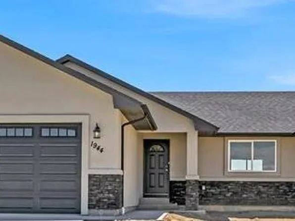 1944 E Frying Pan Dr, Pueblo West, CO 81007