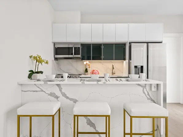 15 West End Avenue image 4 of 20