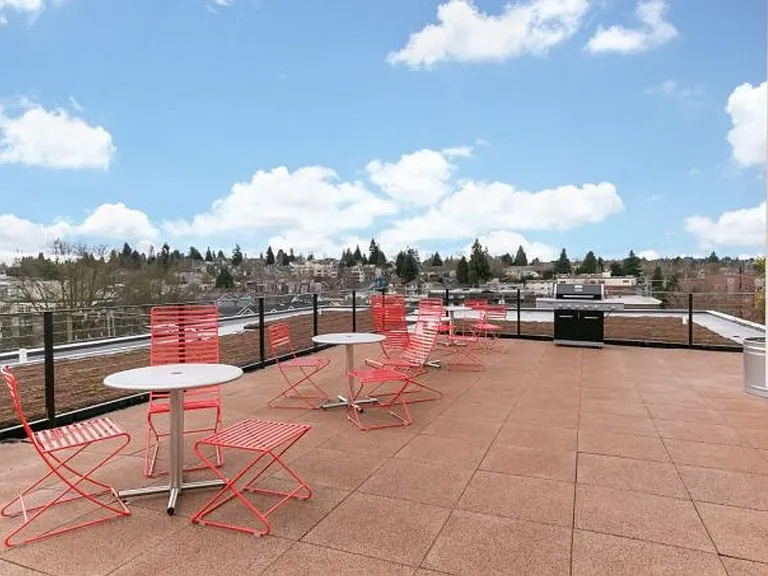 Helene Apartments — Photo 13