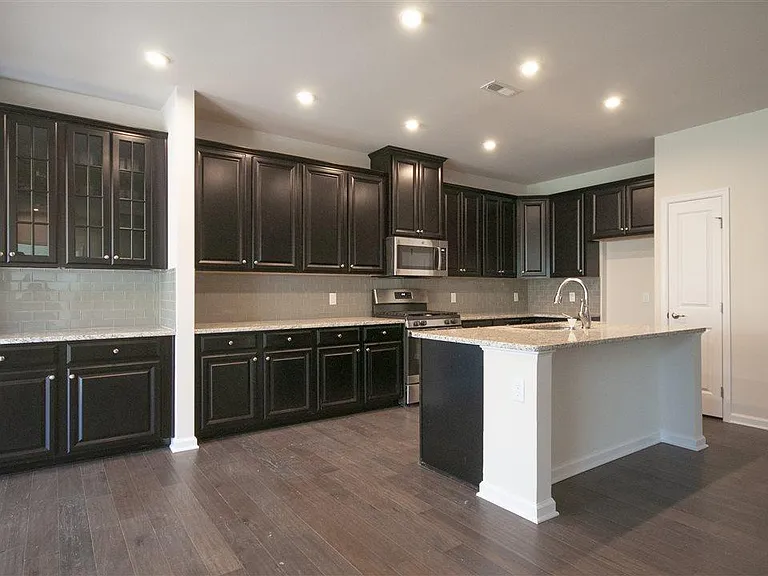 408 Fieldsview Ln — Photo 3