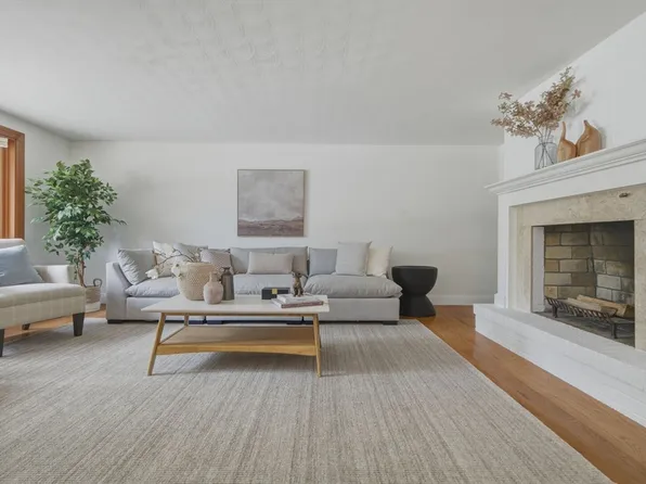 4 Gowing Rd, Wilmington, MA 01887