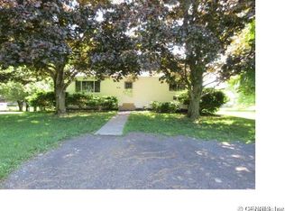 912 Stafford Rd, Palmyra, NY 14522