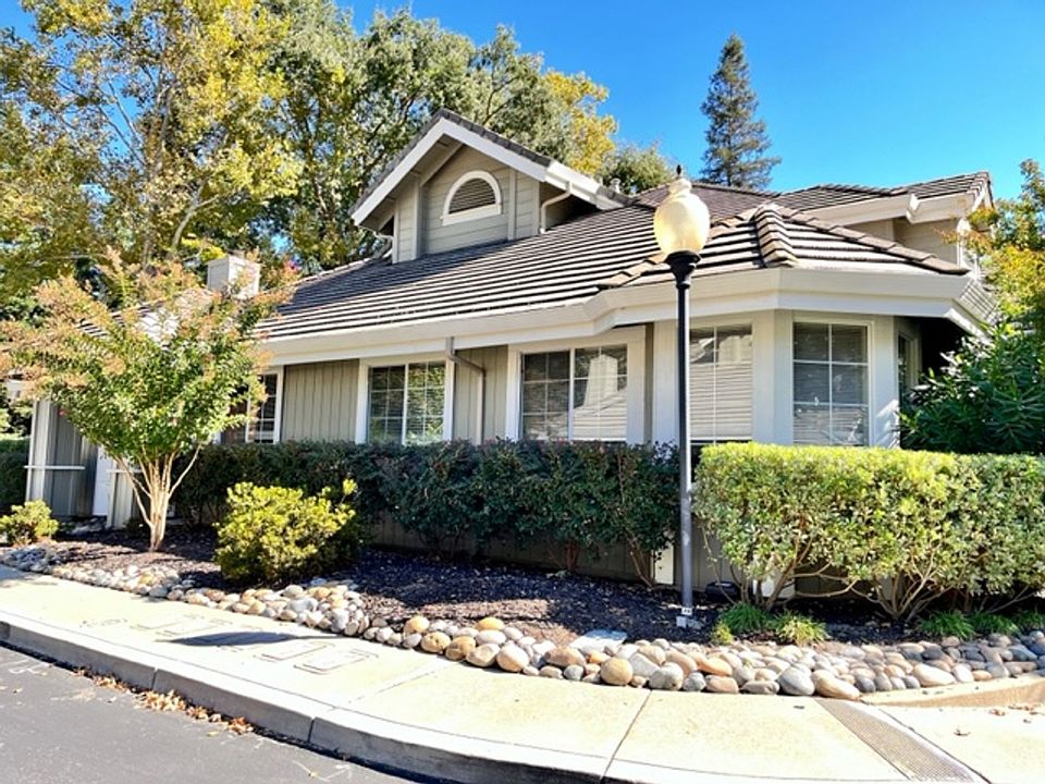 1st image of 6 Danville Oak Pl