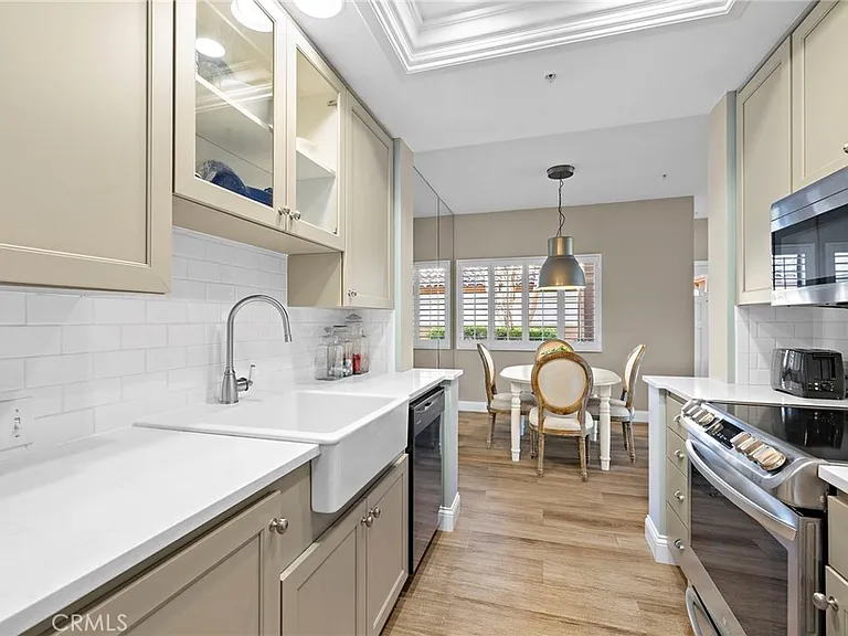 140 Villa Point Dr — Photo 17