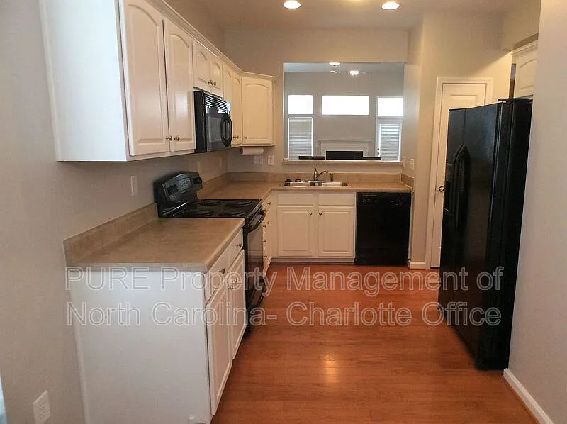 Cypress Landing — Photo 2