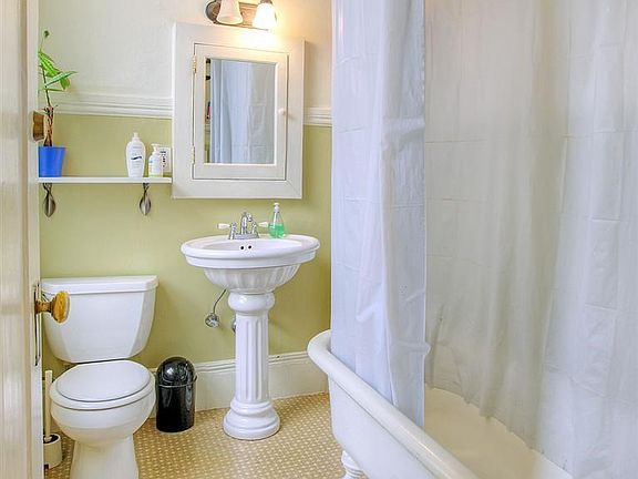 4th image of 114 Belvedere St #114/1