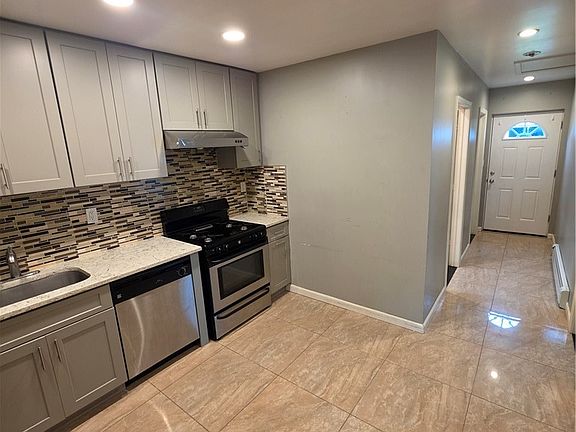 5th image of 543 Water St