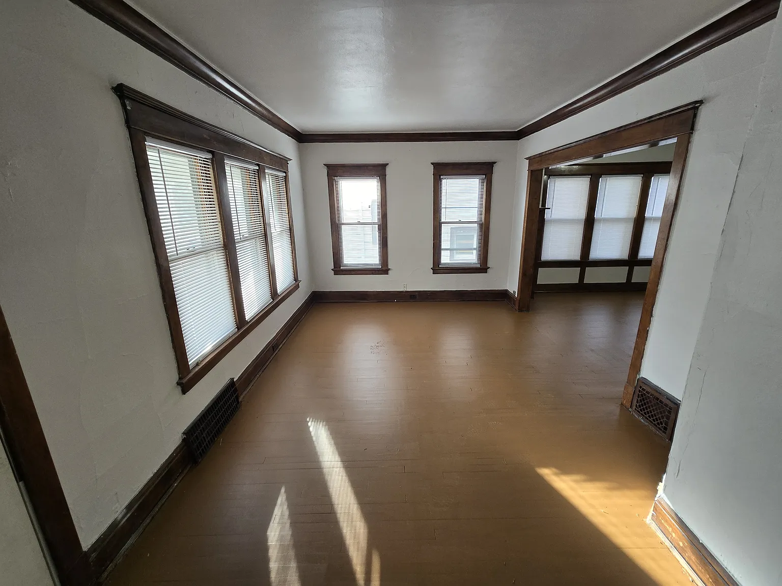 3 bed, $1,700 — Photo 2