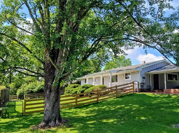 406 Confederate Cir, Lexington, VA 24450