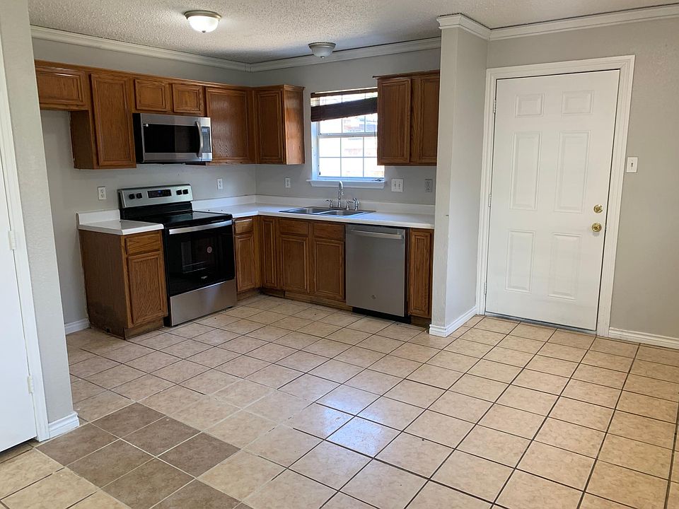 1st image of 4427 Las Haciendas Dr