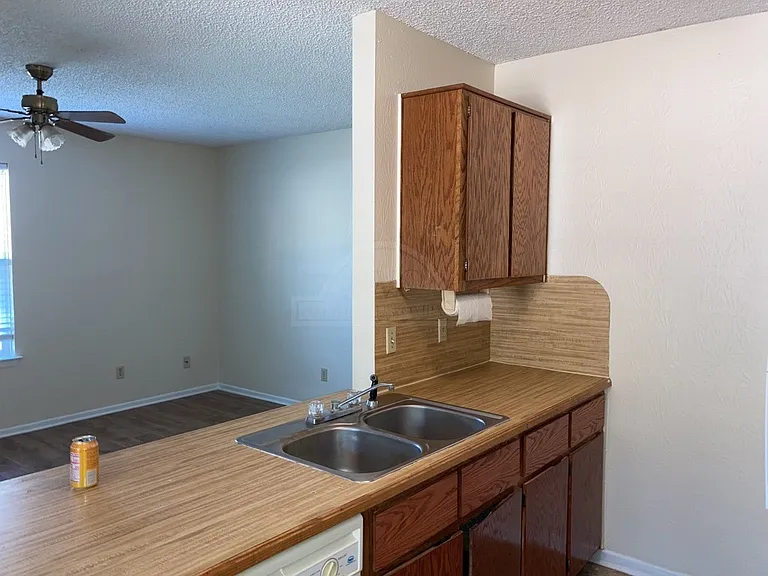 810 N 5th St — Photo 10