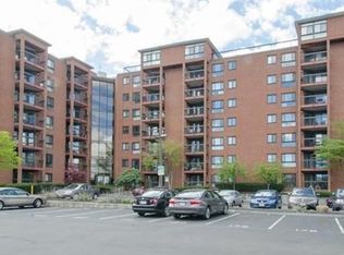 60 Rantoul St APT 101N, Beverly, MA 01915