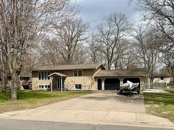 1115 11th St SW, Little Falls, MN 56345