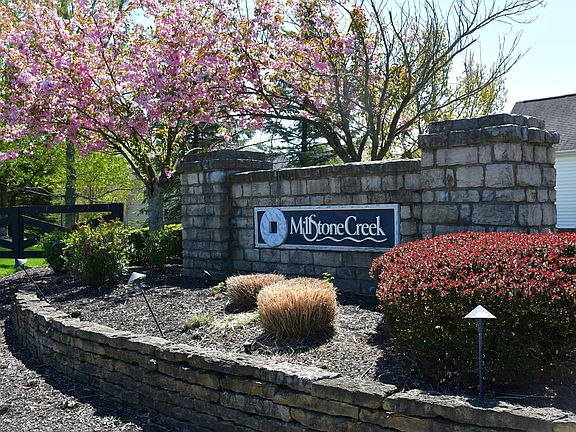 5th image of 733 Olde Mill Dr