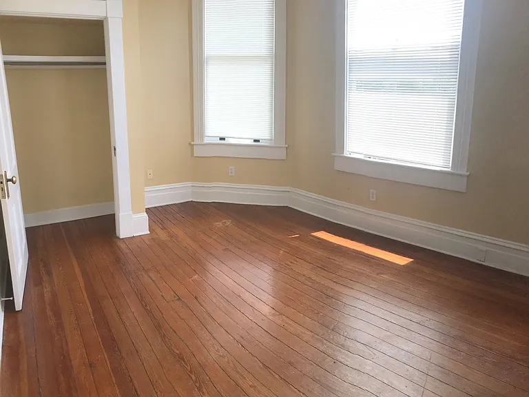 308 E Anderson St #B — Photo 2
