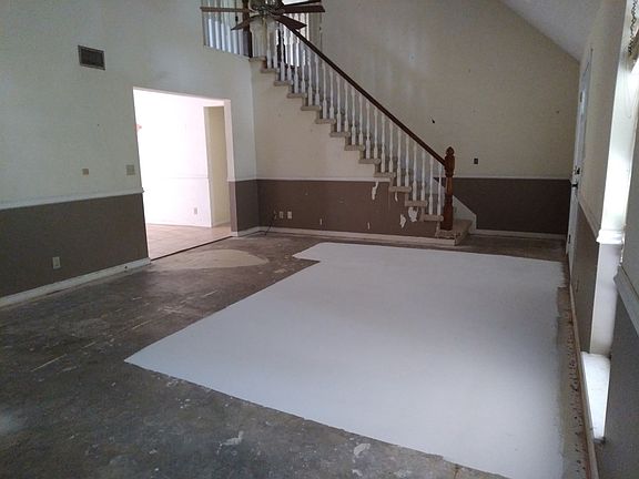 2nd image of 1485 S River Oaks Dr