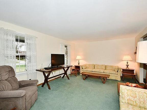 5th image of 907 Cork Dr