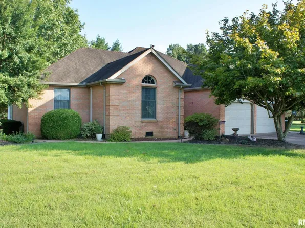3060 Lakeview Dr, Metropolis, IL 62960