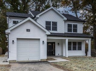 135 W 4th St, Howell, NJ 07731